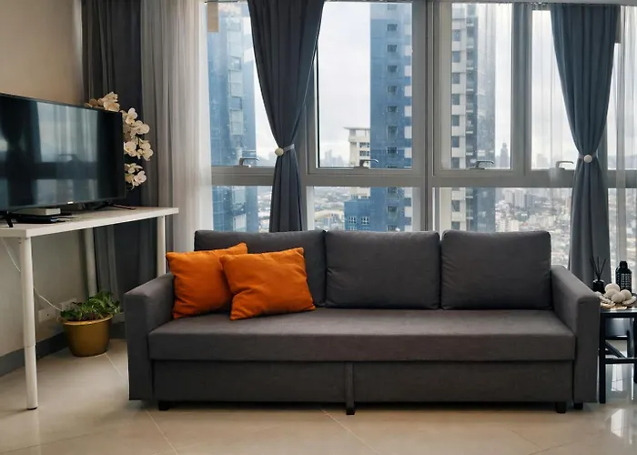Aparthotel Bgc Spacious 1 Bedroom Family Steps Away From Mall With Free Parking And Washer Dryer For Long Staying Guest And Wfh